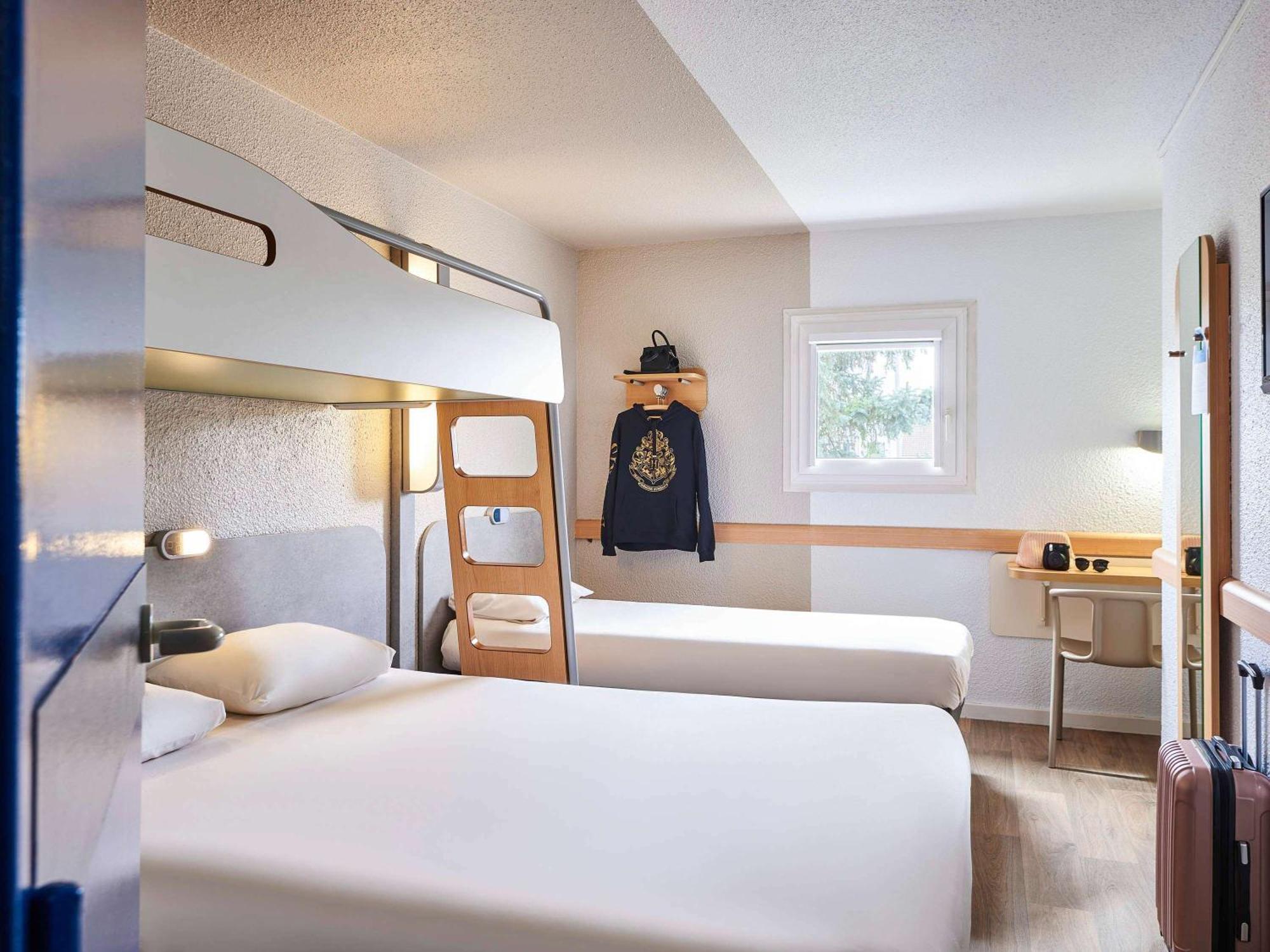 Ibis Budget Versailles Chateau Saint Cyr L'Ecole Экстерьер фото