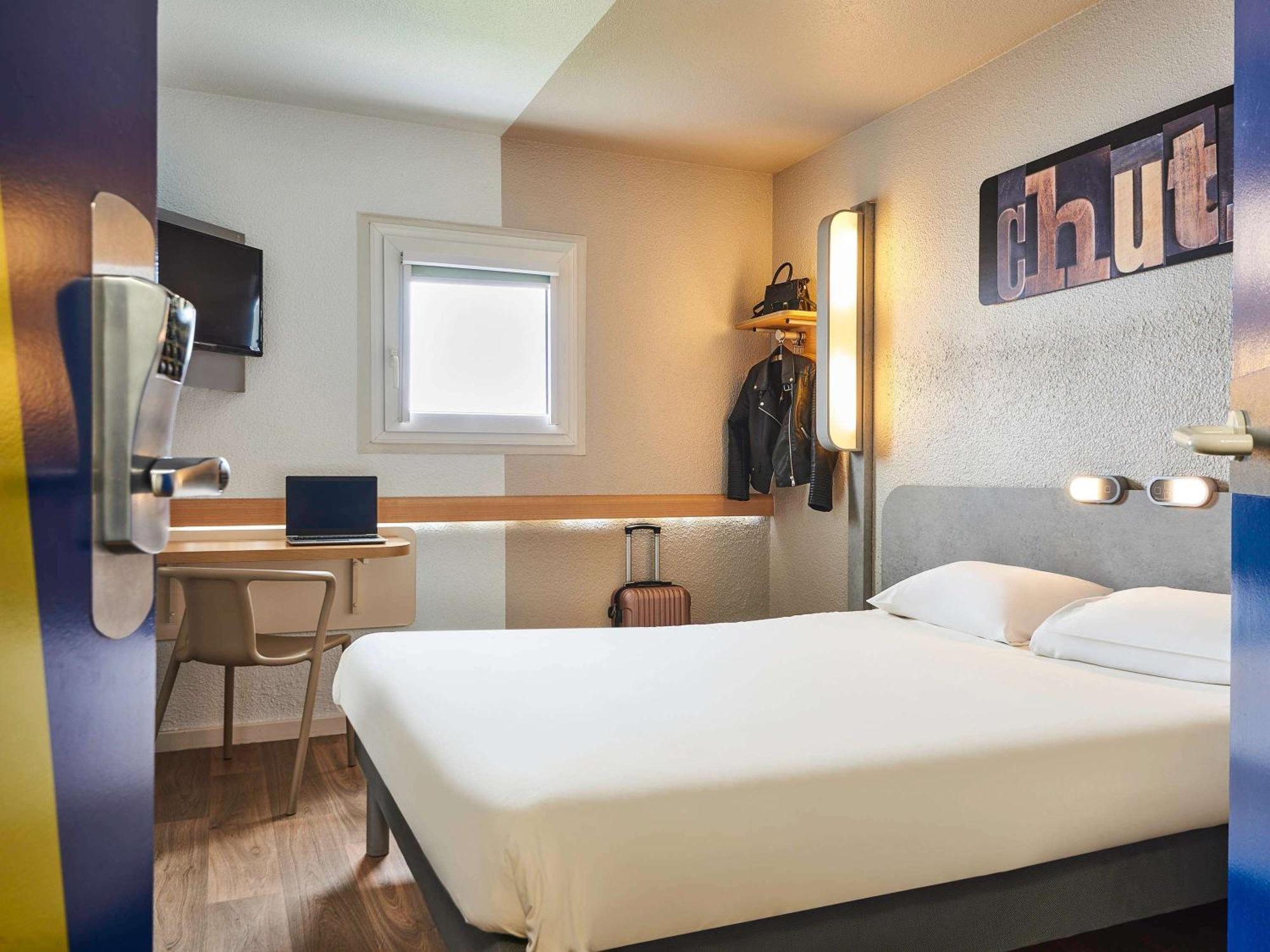 Ibis Budget Versailles Chateau Saint Cyr L'Ecole Экстерьер фото